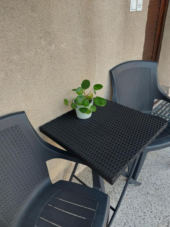 Mala Placa セニ エクステリア 写真